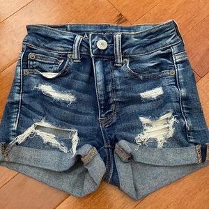 AMERICAN EAGLE DARK WASH RIPPED JEAN SHORTS